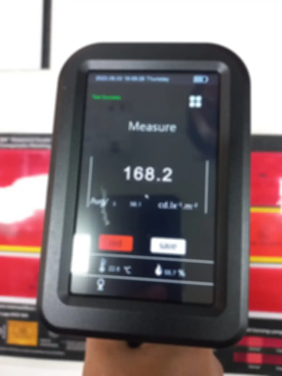 Standar pemerintah, 120. Stiker 3M diukur dengan retroreflectometer 