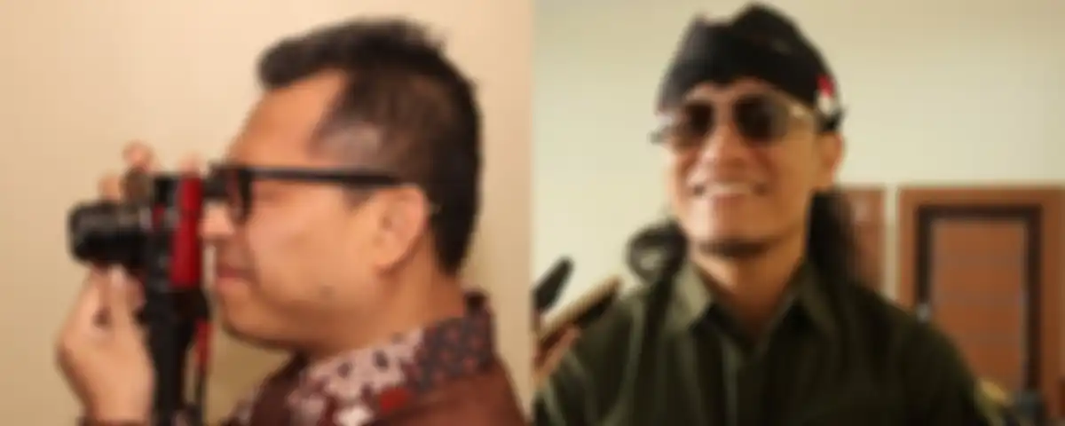 Anang Hermansyah punya hobi fotografi hingga koleksi kamera Leica seharga Rp 400 juta. Gus Miftah beri komentar saat suami Ashanty disebut main dukun.