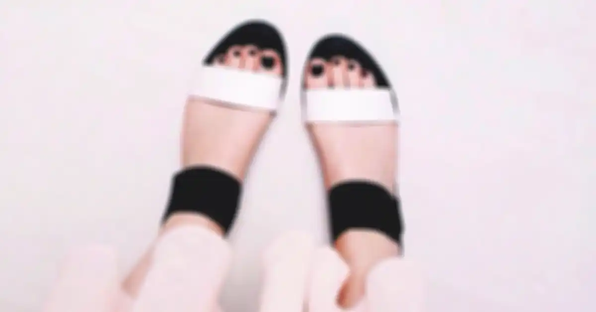 Ilustrasi heels yang terlalu ketat