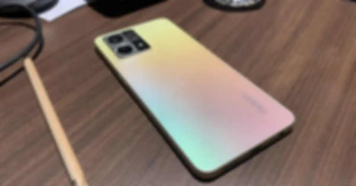 Panel belakang OPPO Reno8 5G