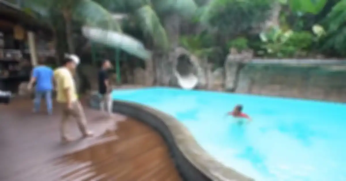 kolam renang Denny Cagur