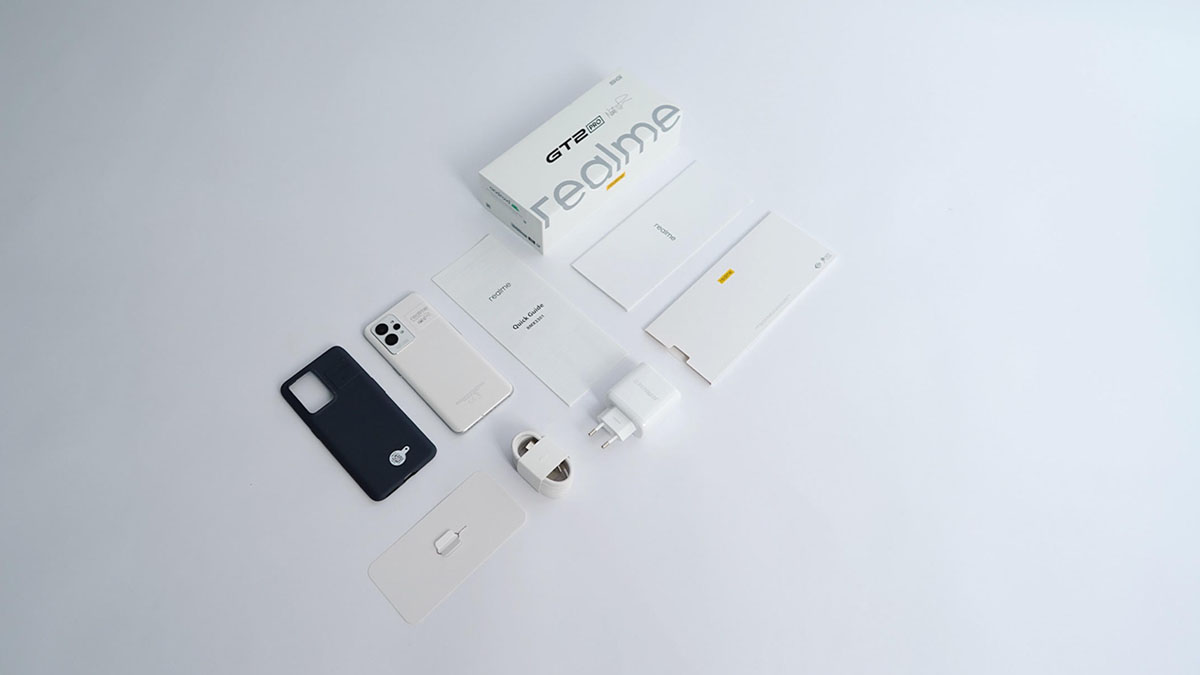 isi kotak kemasan Realme GT 2 pro