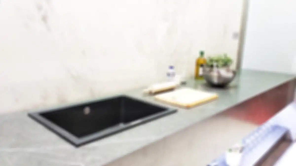 Pelapis pabrikasi batu alam/ table top