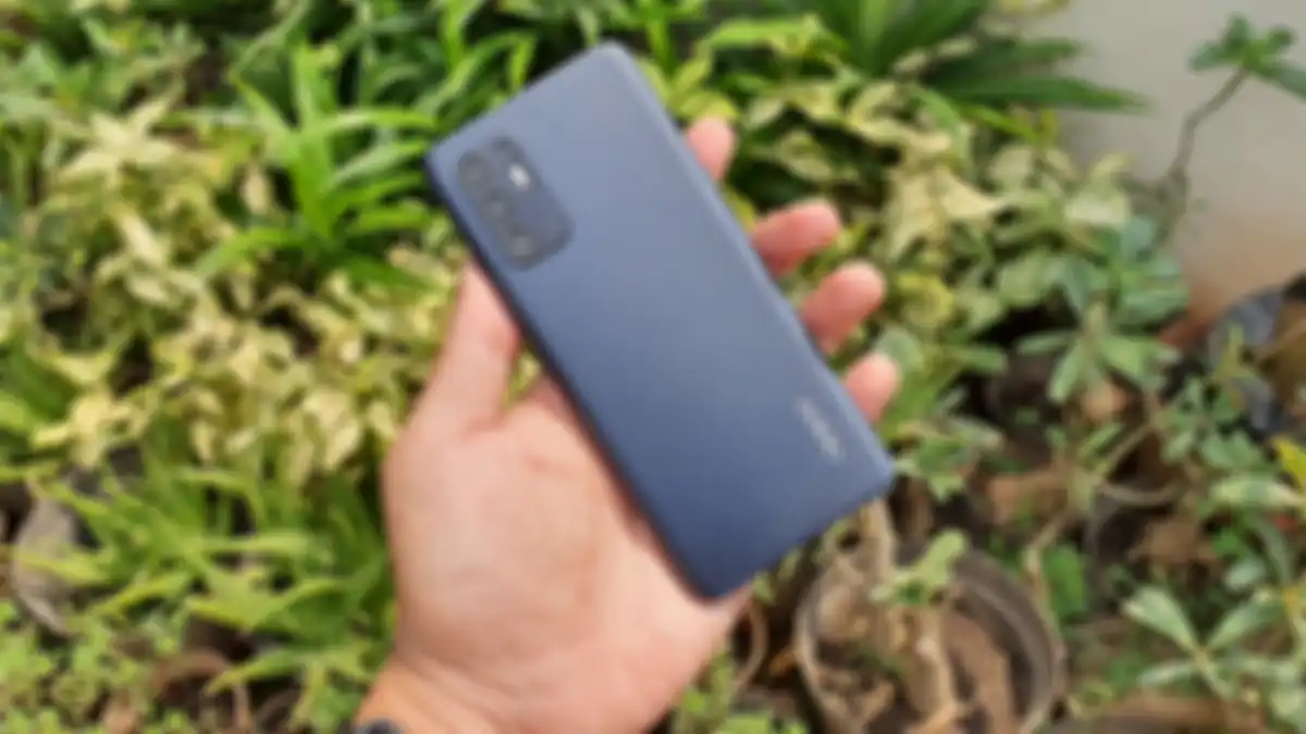 Desain belakang OPPO Reno6