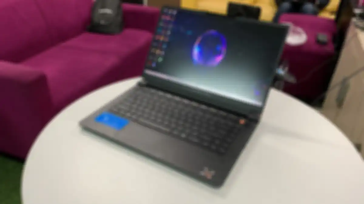 Layar Dell Alienware M15 R5