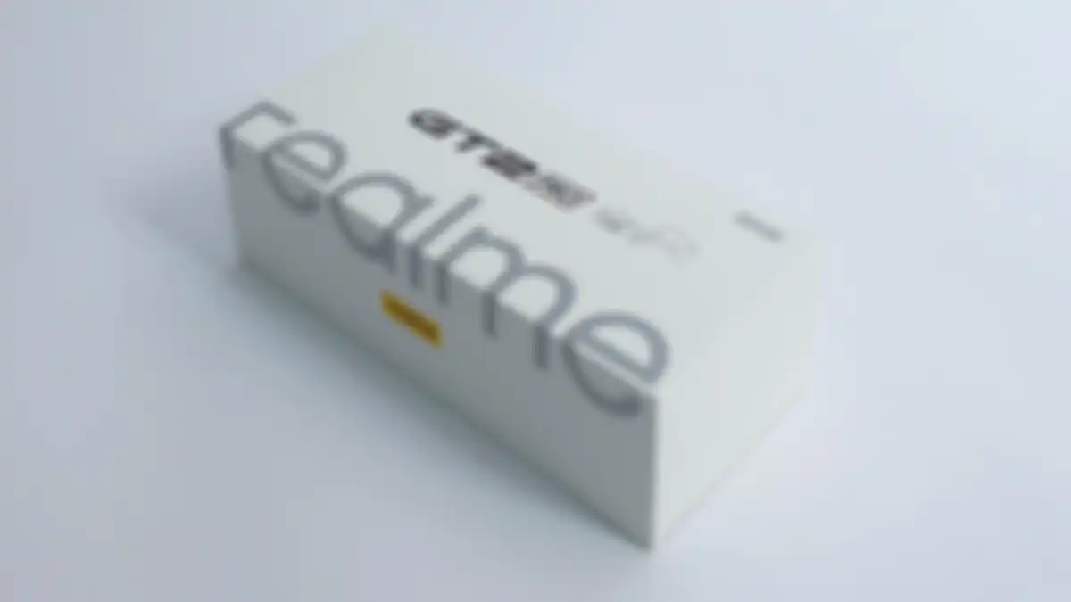 kotak kemasan realme GT 2 Pro