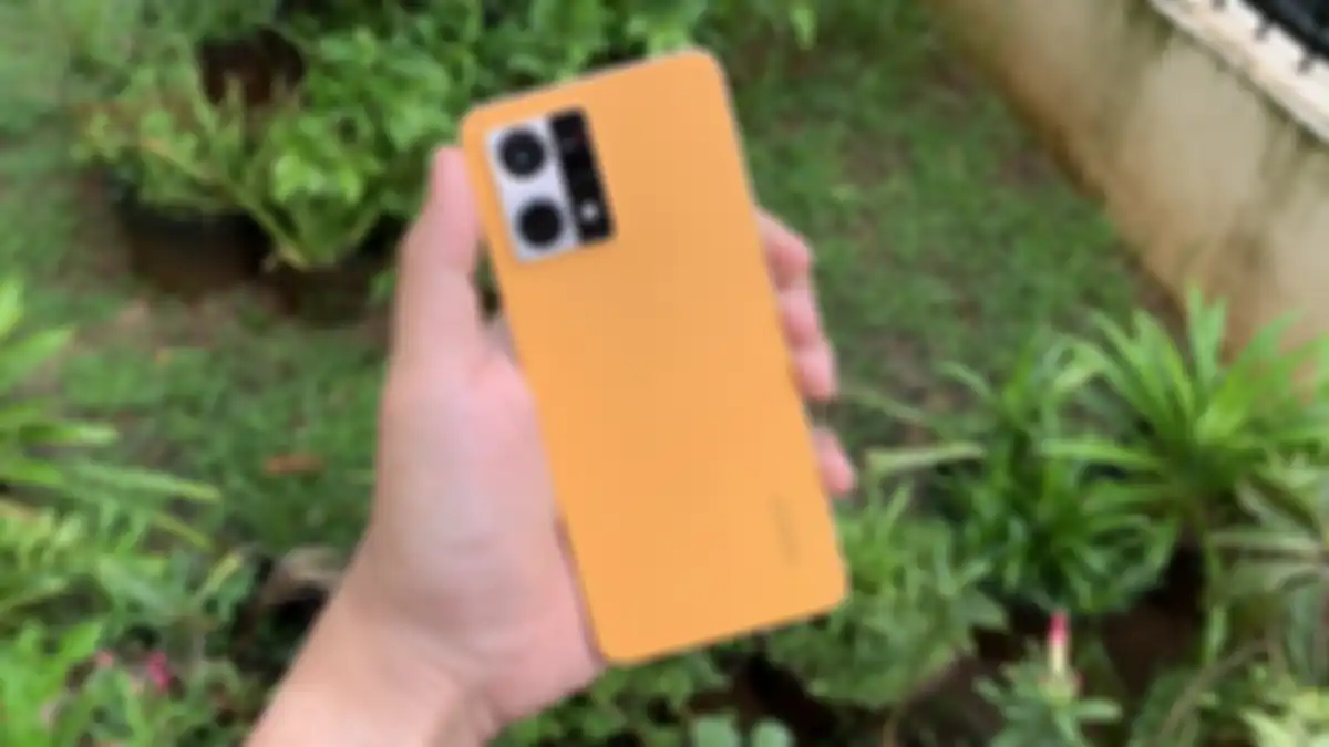 OPPO Reno7 dengan fitur microlens