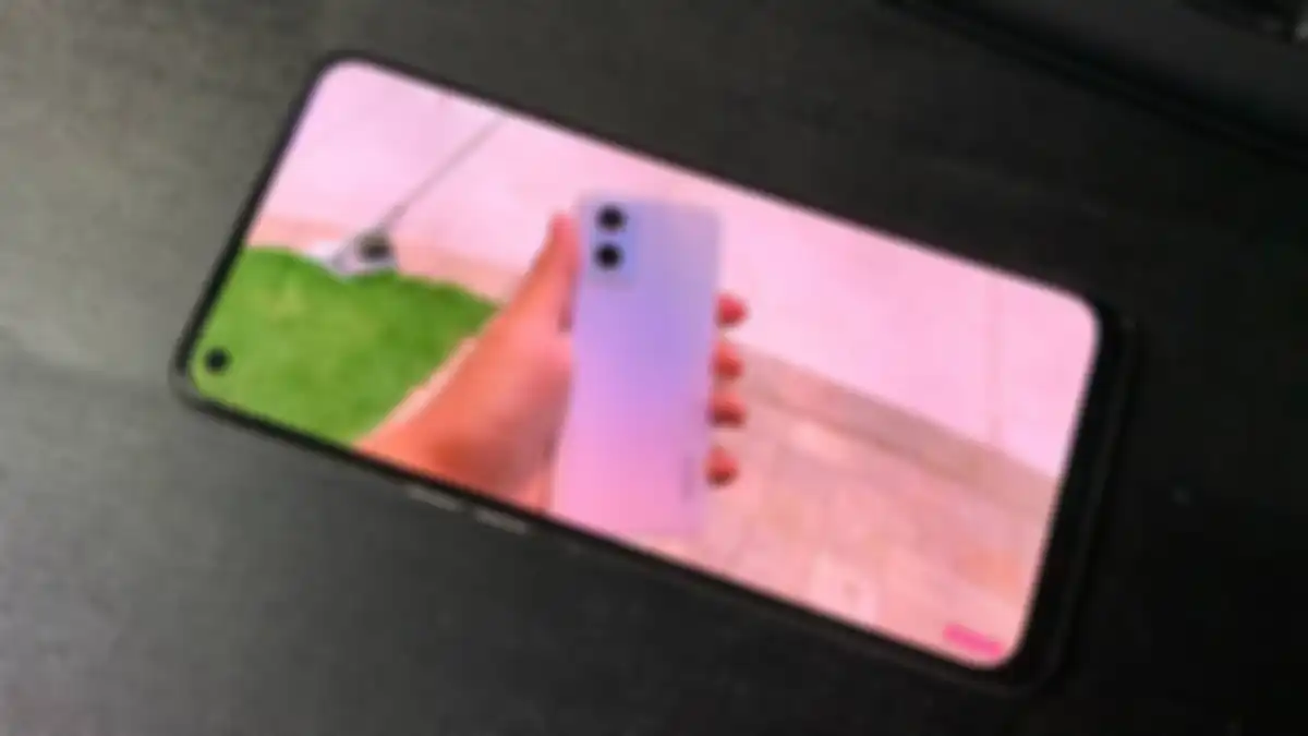 Layar OPPO Reno7