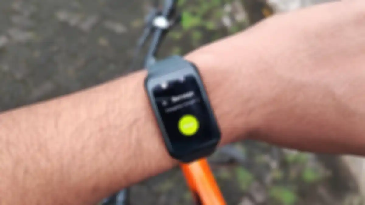 Tampilan menu untuk mulai bersepeda di OPPO Watch Free