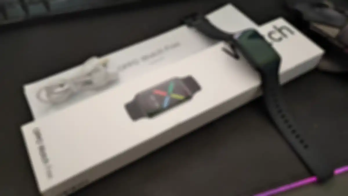isi kotak OPPO Watch Free 