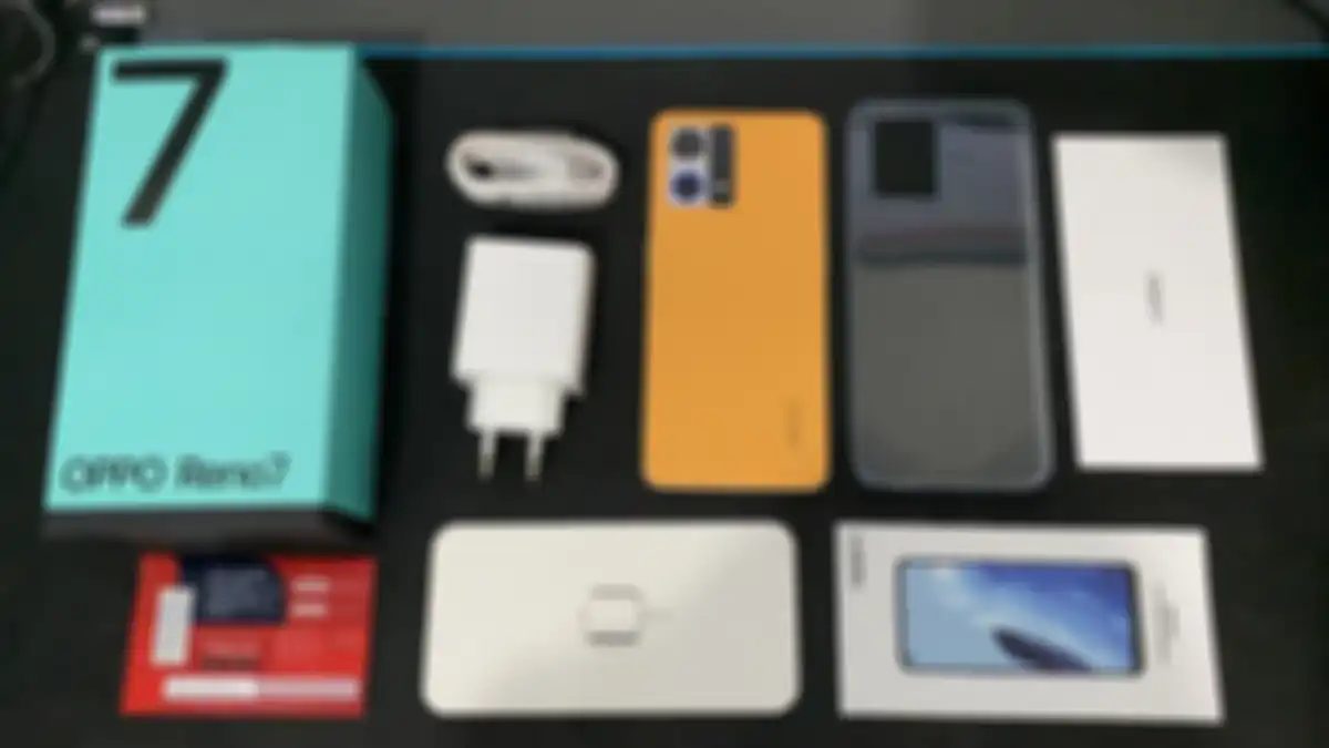 isi kotak dari OPPO Reno7