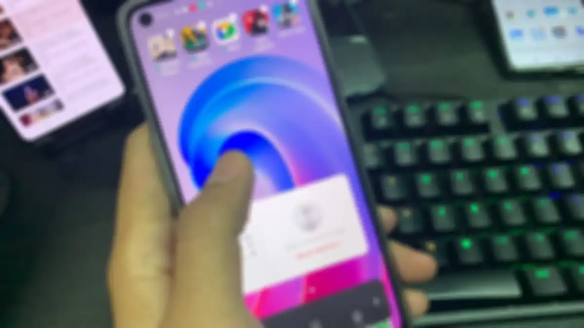 Tahan area di layar OPPO A96 yang kosong