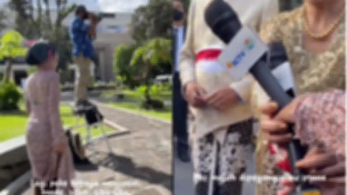 Iriana Jokowi bantu pegangi mic reporter SCTV, Paramita Dana.