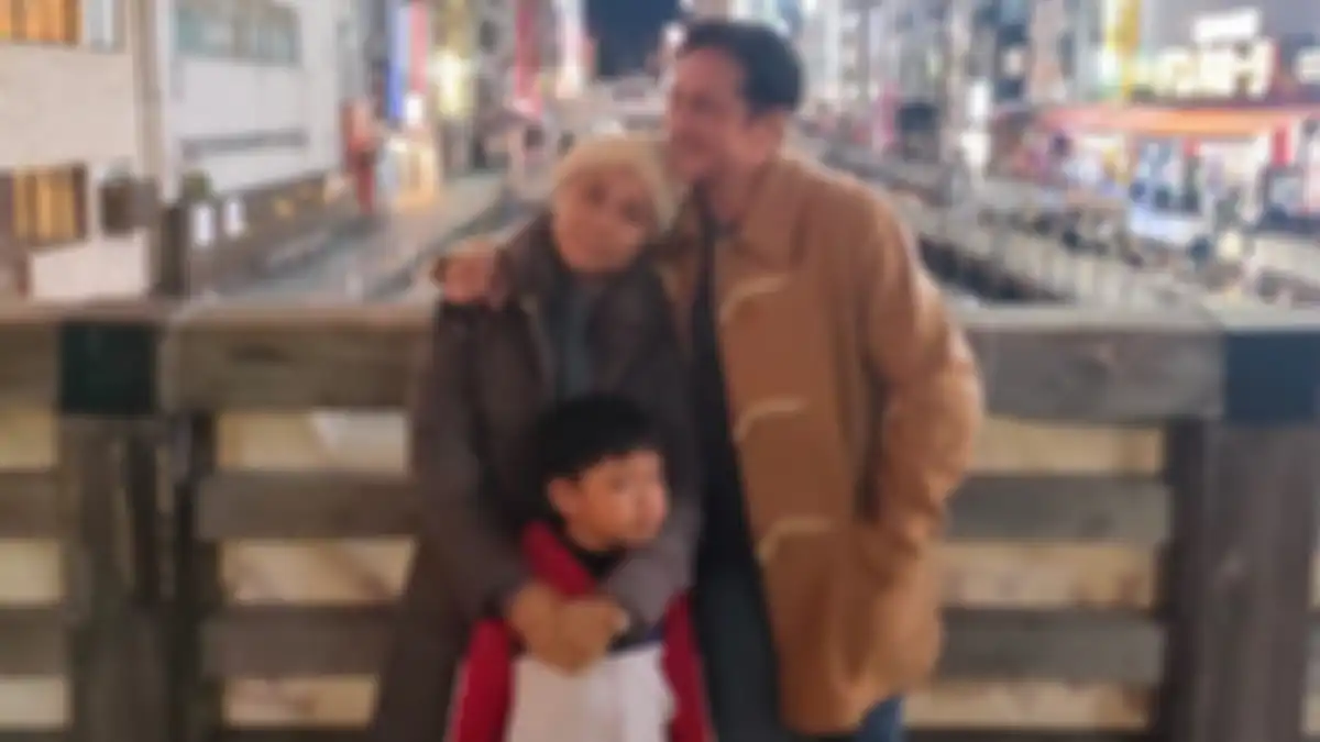 Ivan Fadila dan Sarni liburan di Jepang.  