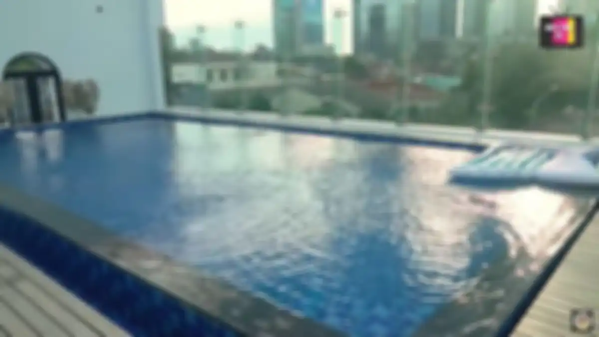 Kolam Renang di rumah Eko Patrio.