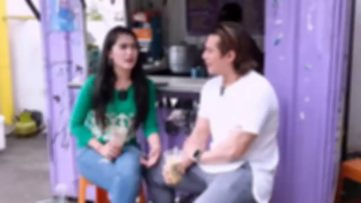 Revi Mariska jualan es boba