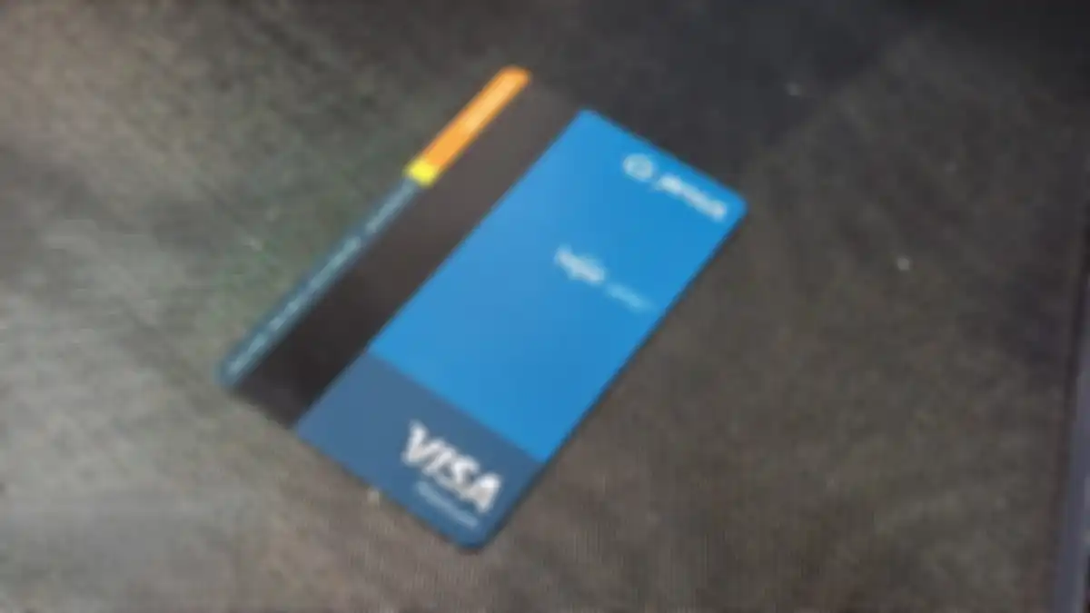 Kartu fisik D-Card dari CC Jenius