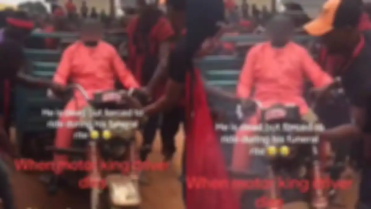 Jenazah pria di Ghana kendarai motor sendiri menuju pemakamannya.