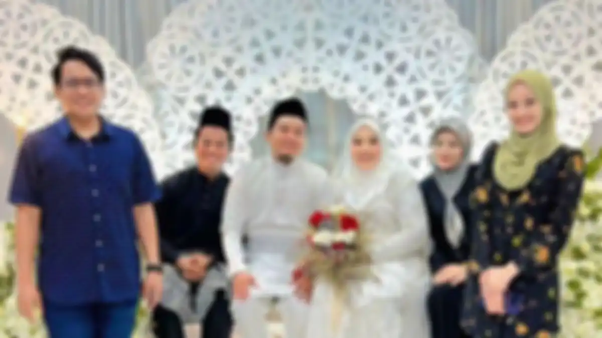 Nur Atiqah sedang berbahagia akhirnya menikah