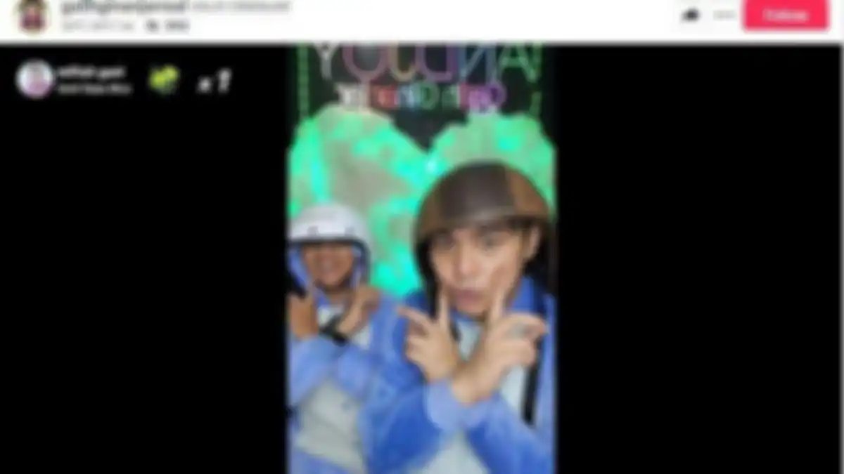 Galih Ginanjar saat melakukan live TikTok 