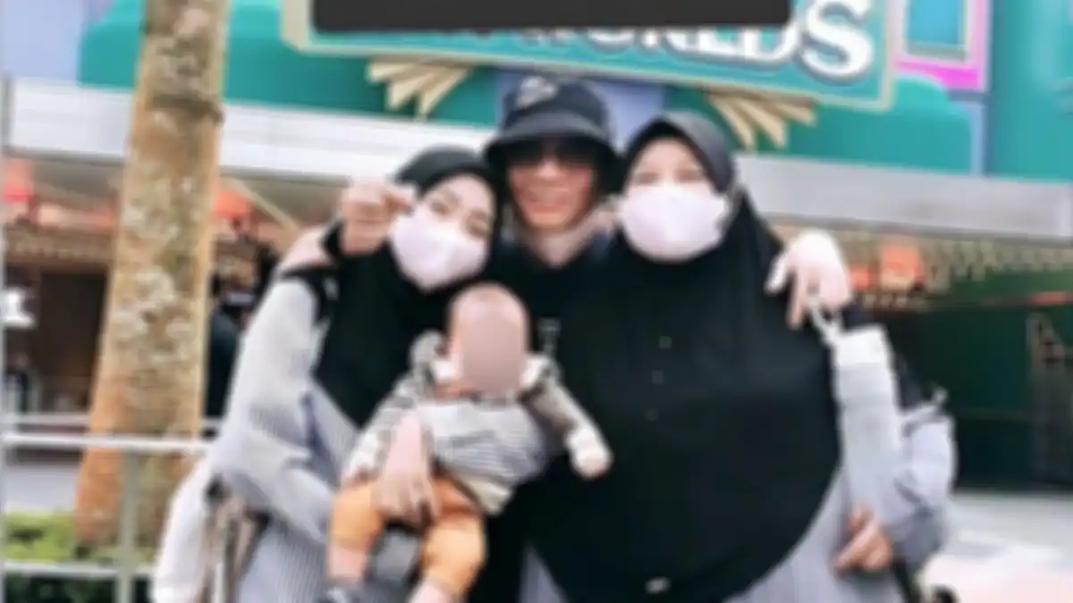 Elsa Elviana bertemu dengan suami beserta istri pertama dari sang suami yang berasal dari Malaysia. 