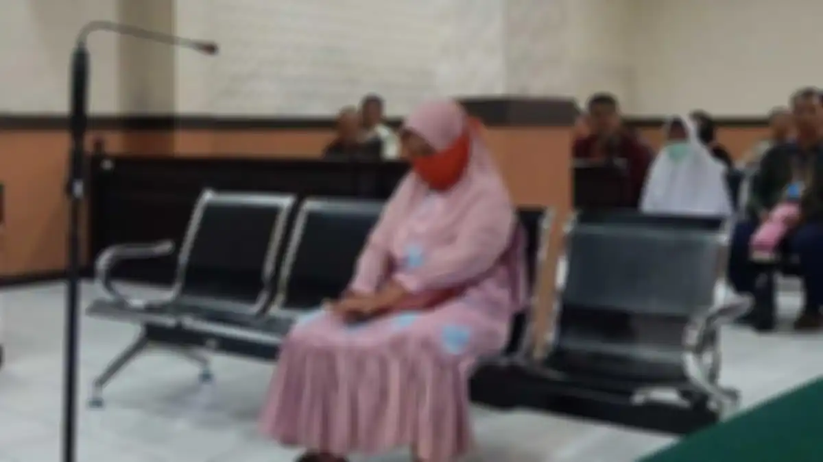 Masriah saat menjalani sidang di Pengadilan Negeri Sidoarjo, Rabu (31/5/2023). 