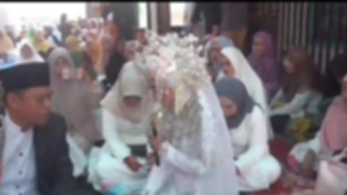 Tangis Pengantin Wanita Dinikahkan Wali Hakim Karena Ayah Kandung Tak Diijinkan Datang Istri Baru 