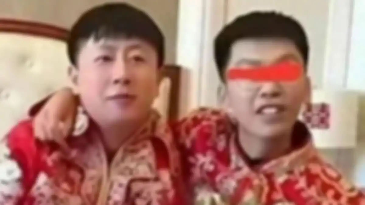 Penampilan pengantin wanita di China menuari kontroversi. 
