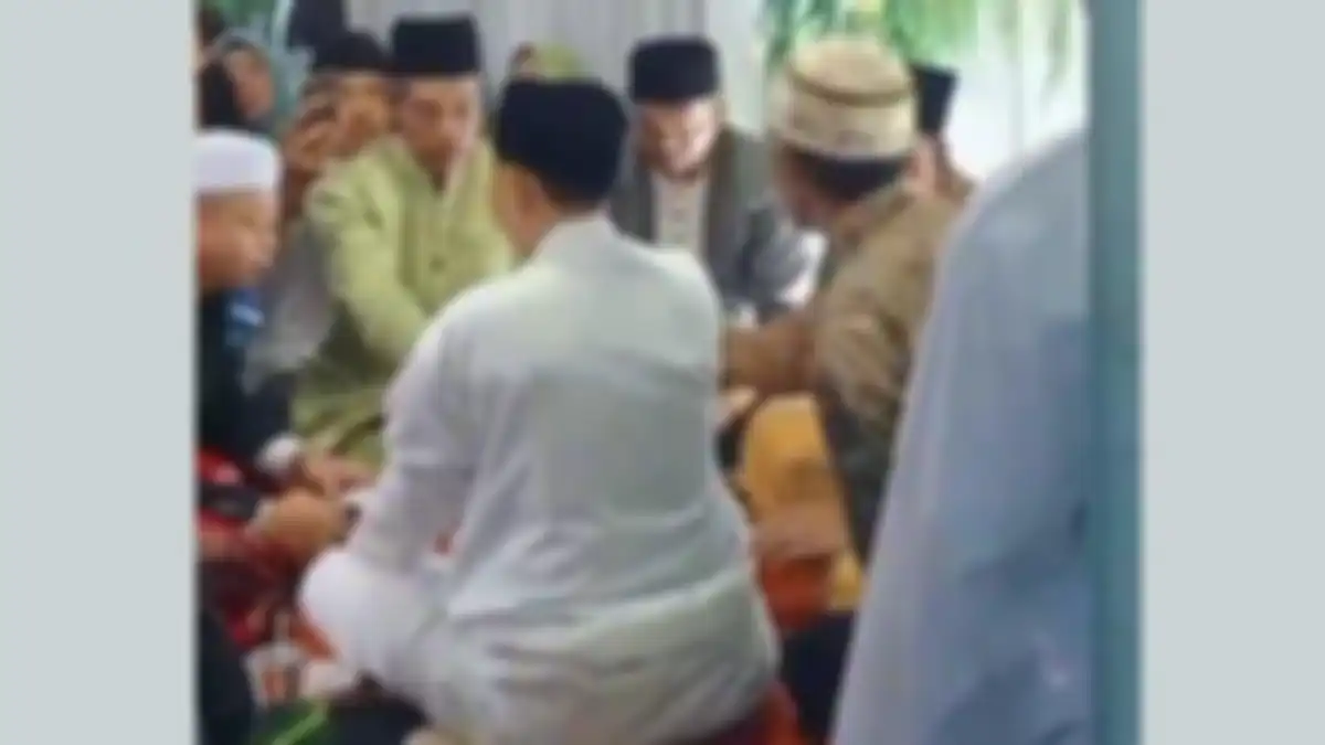 Pasangan sesama jenis menggelar akad nikah di Cianjur, kedok terbongkar 