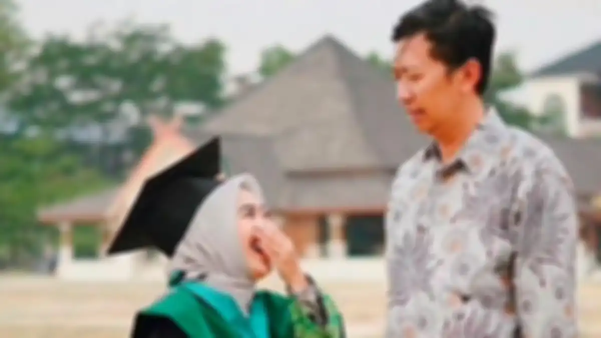 Kisah viral mahasiswi dilamar dosen sehari sebelum sidang skripsi 