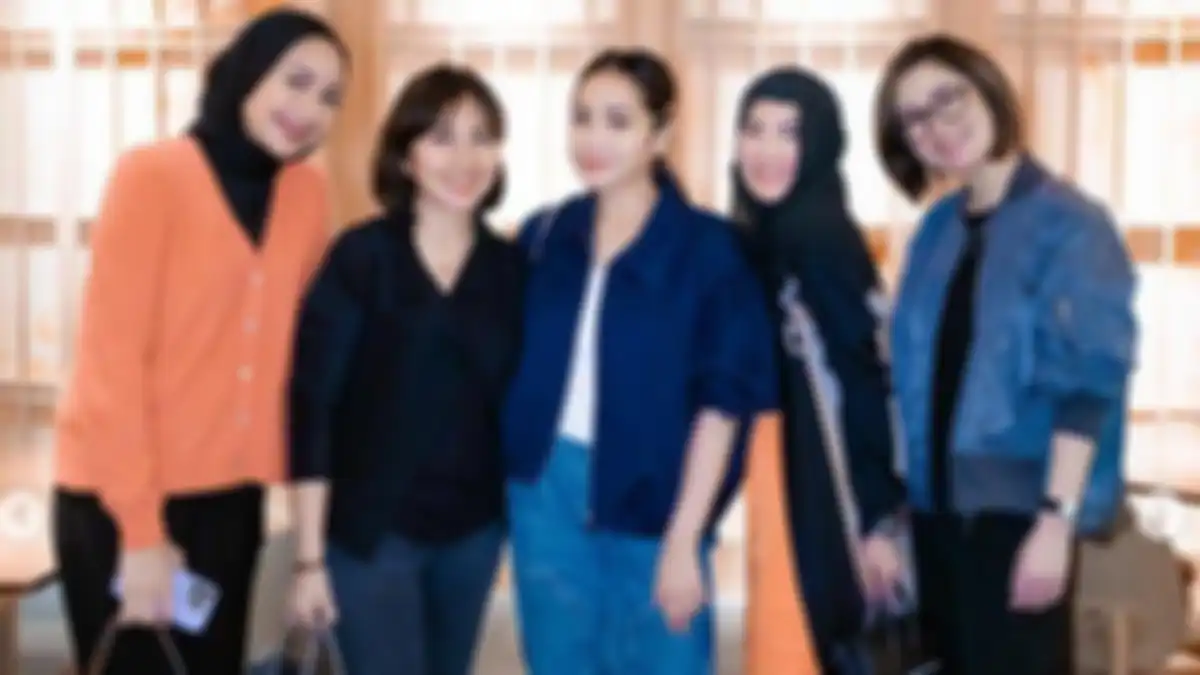 Ira Nandha terlihat berkumpul dengan circle Nagita Slavina dan pengusaha skincare ternama Shandy Purnamasari. 