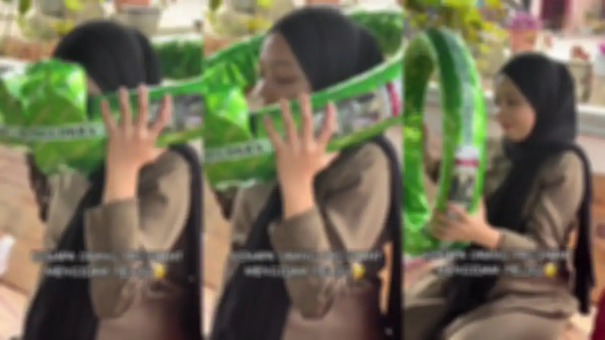 Momen ibu hamil ngidam cium aroma ban motor baru.