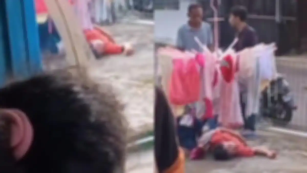 Seorang pria terkapar di halaman rumah warga usai dicekik istrinya.