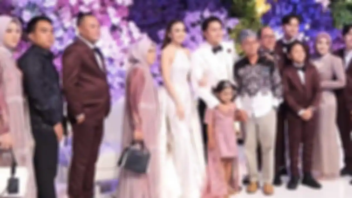 Bintang anak Almh Lina datang ke nikahan Rizky Febian sang kakak 
