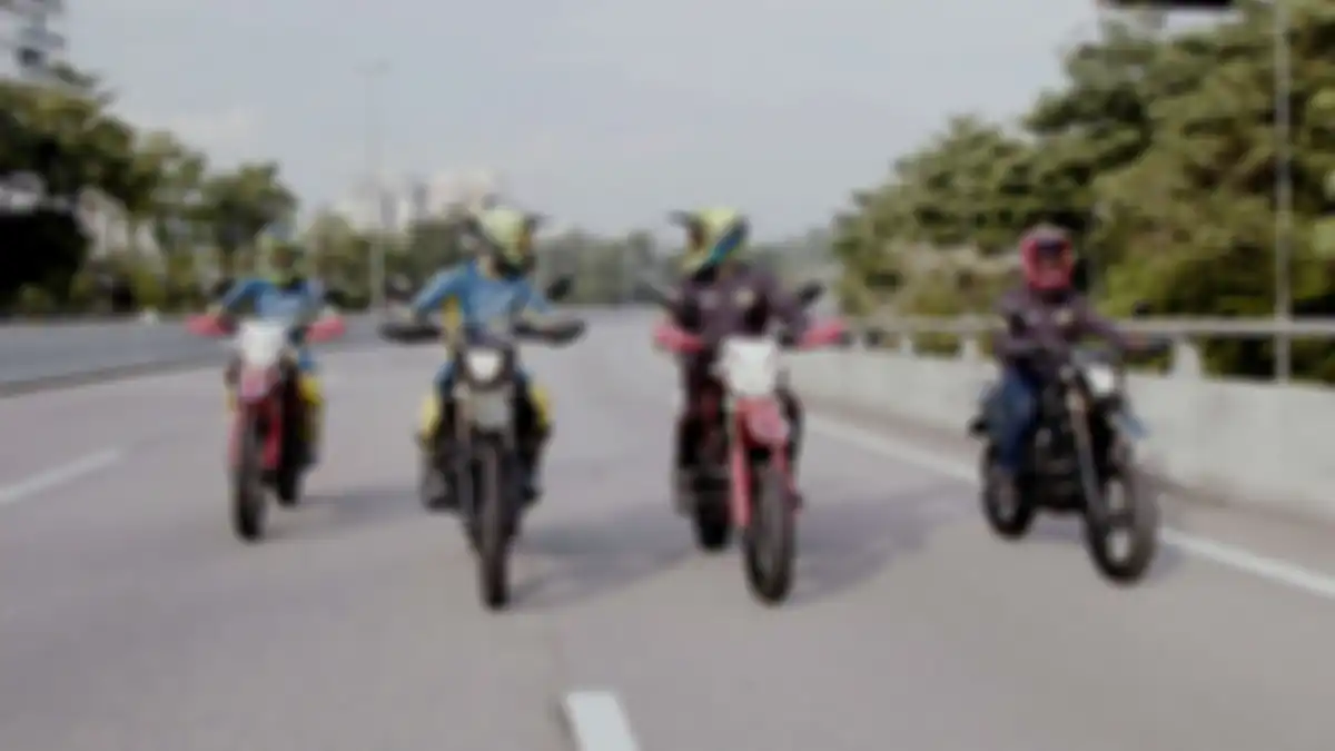 Aveta 250LX (dua kiri) dan 250LM (dua kanan), motor baru tipe trail dan supermoto