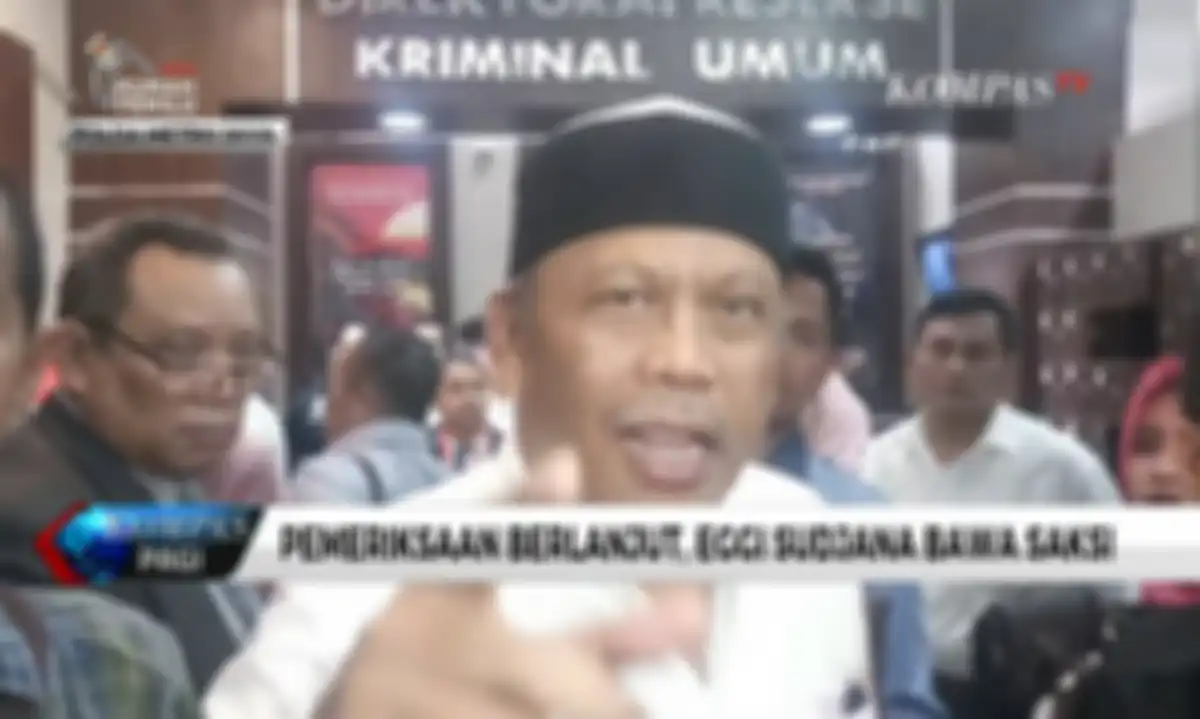 Fadli Zon saat membesuk Eggi Sudjana, politisi PAN itu kemungkinan menderita Fobia ruangan sempit, karenanya dia seperti itu.