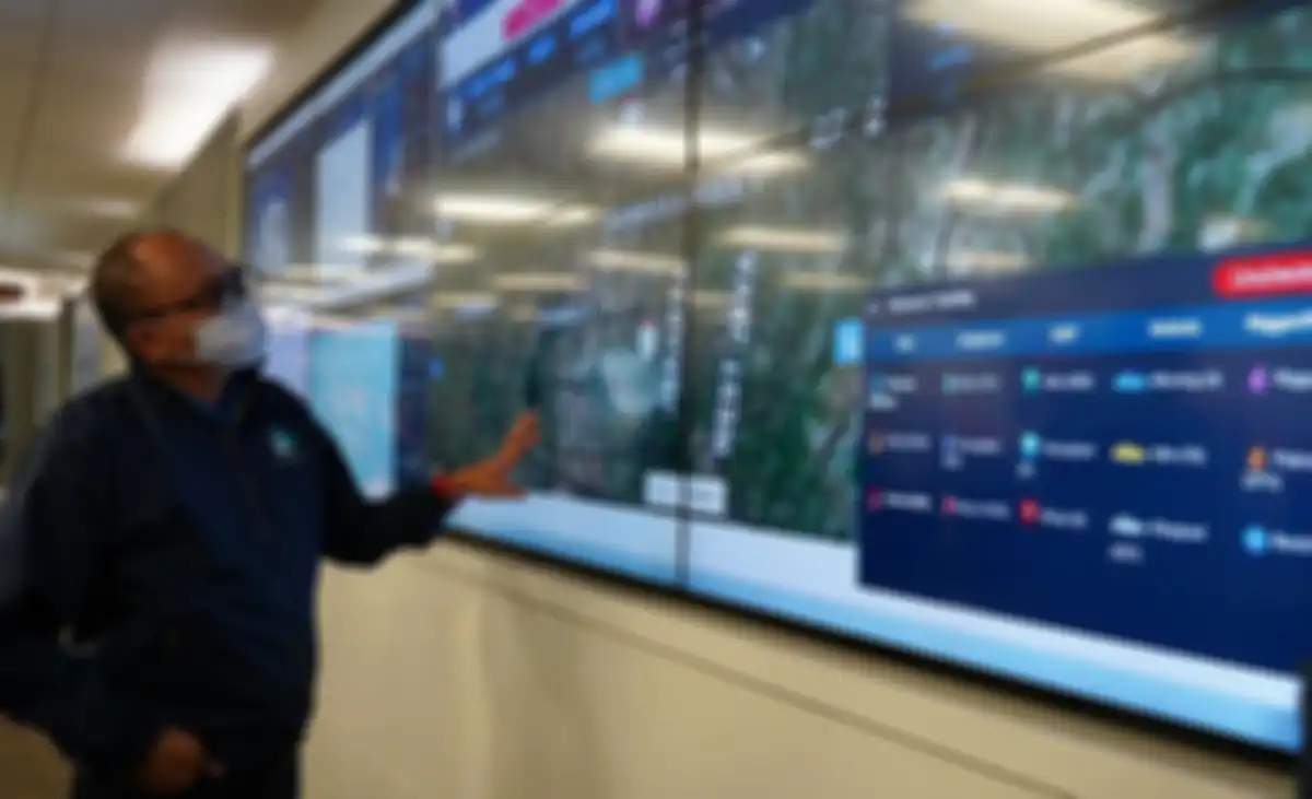 CTO XL Axiata, I Gede Darmayusa di Customer Experience & Service Operation Center yang berada di XL Axiata Tower, Jakarta