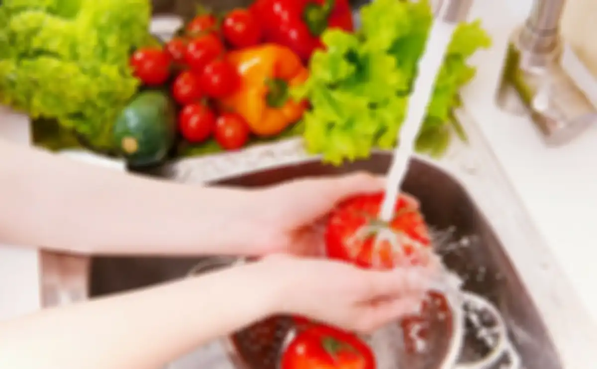 Pentingnya mencuci buah sebelum dikonsumsi