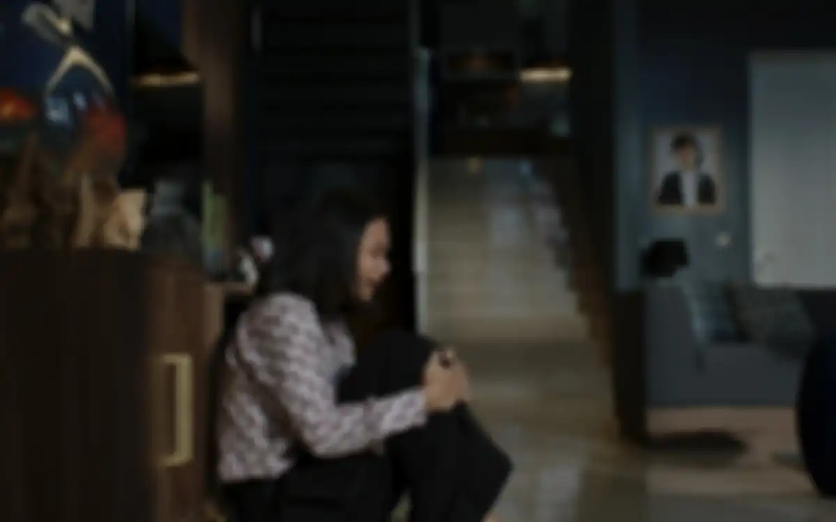 Adegan Sekar mengetahui Ivan berselingkuh di episode 2 Mendua.