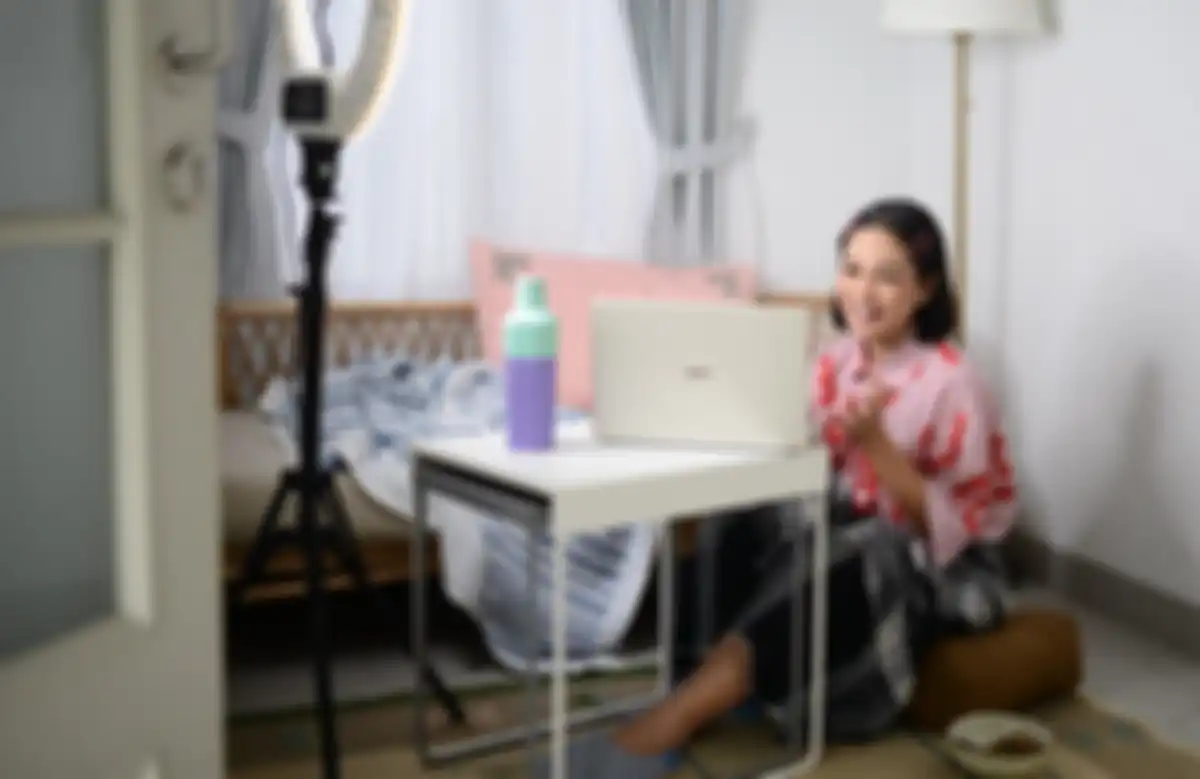 Andien dan laptop Acer Swift