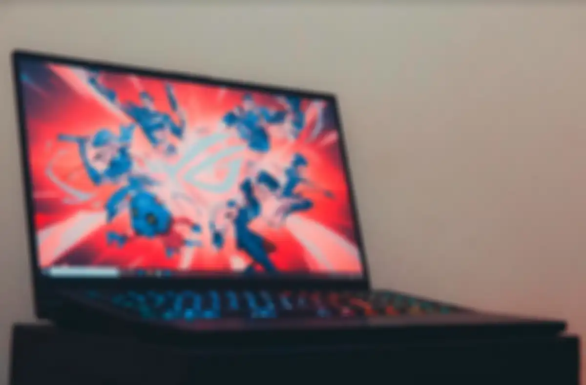 Tampak depan ASUS ROG Zephyrus S17.