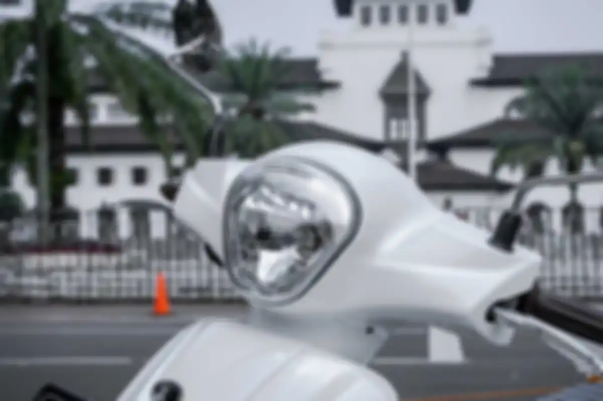 Headlamp Kymco Like ABS 150i masih bohlam