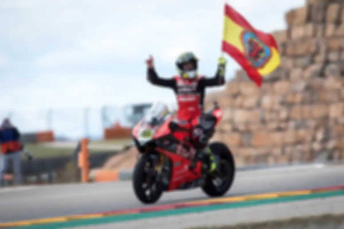 Alvaro Bautista catatkan rekor kemenangan Ducati ke-350 kali di WSBK berkat motor berd-DNA MotoGP