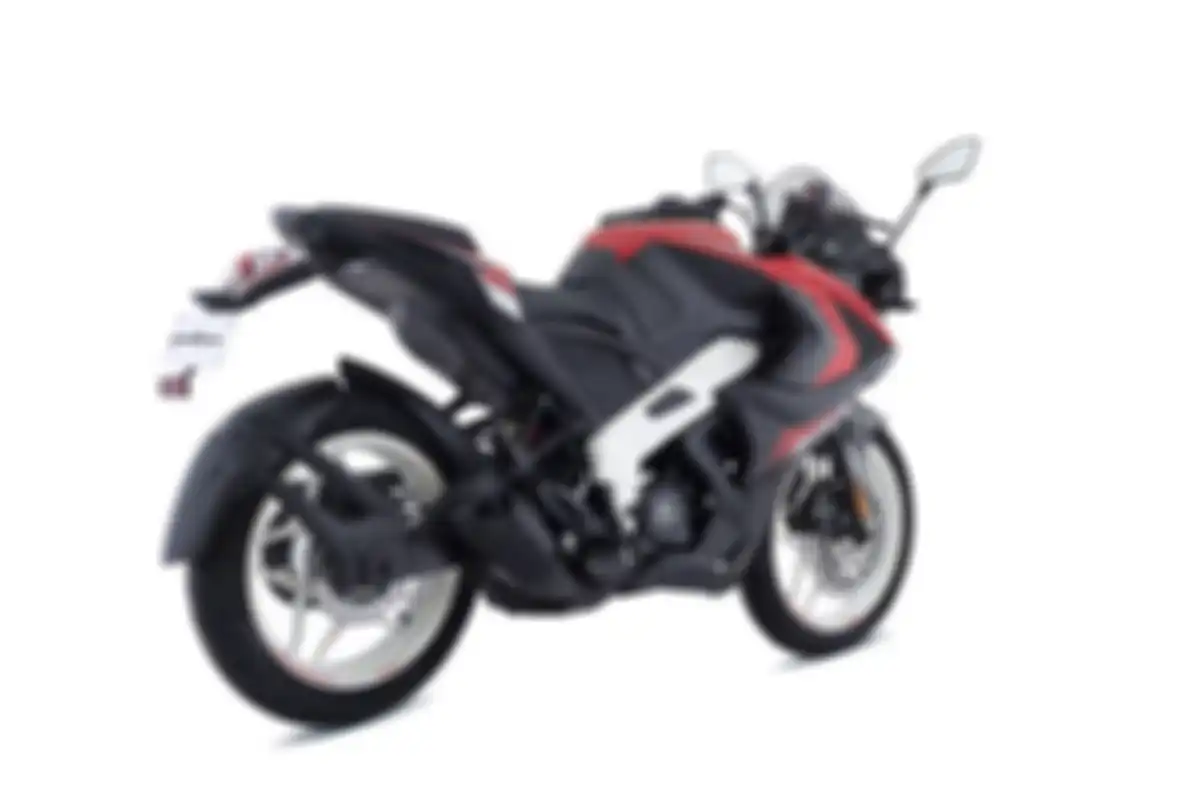 Bajaj Pulsar RS200 2021 meluncur di Malaysia. Cocok nih jadi lawan Honda CBR150R!