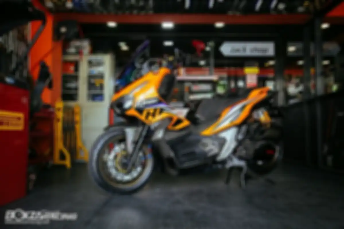  Modifikasi Honda ADV 150 ini pakai livery terinspirasi Marc Marquez.