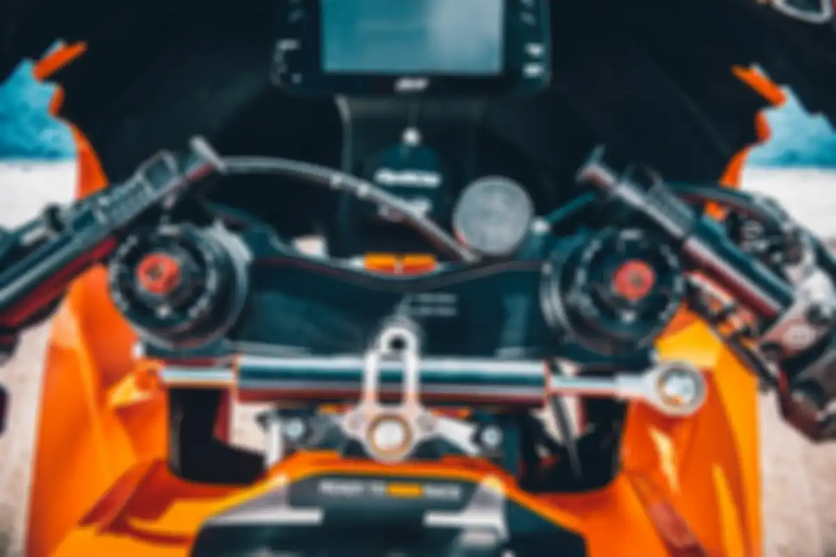 Kokpit dari KTM RC 8C.