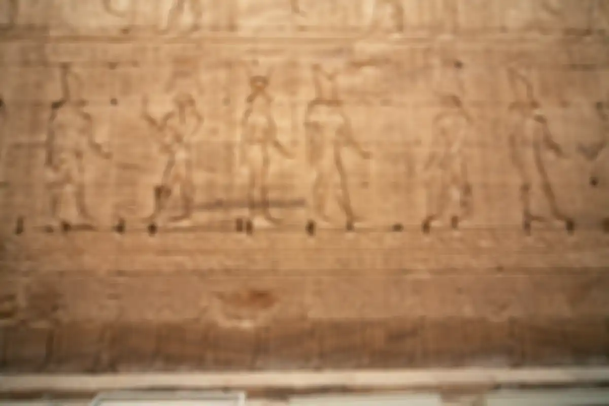 Prasasti dalam dinding kuil Edfu.