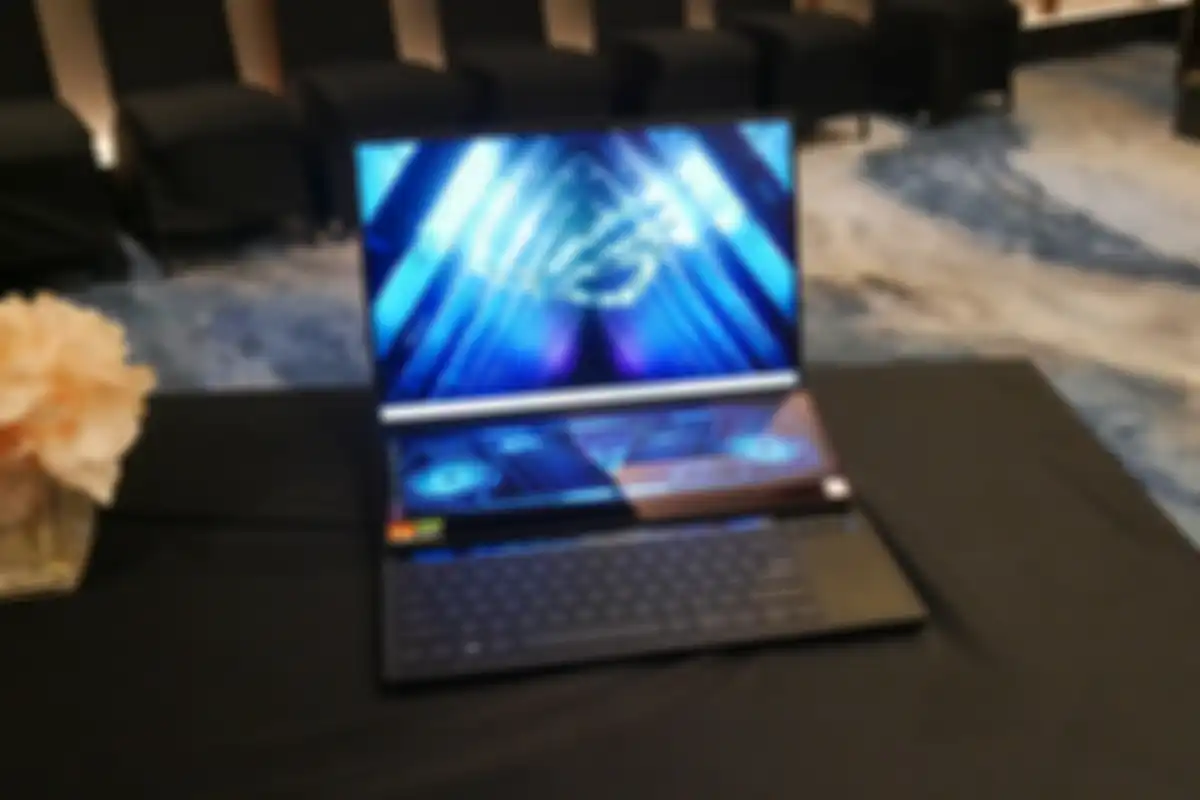 ASUS ROG Zephyrus Duo dengan Nebula Display