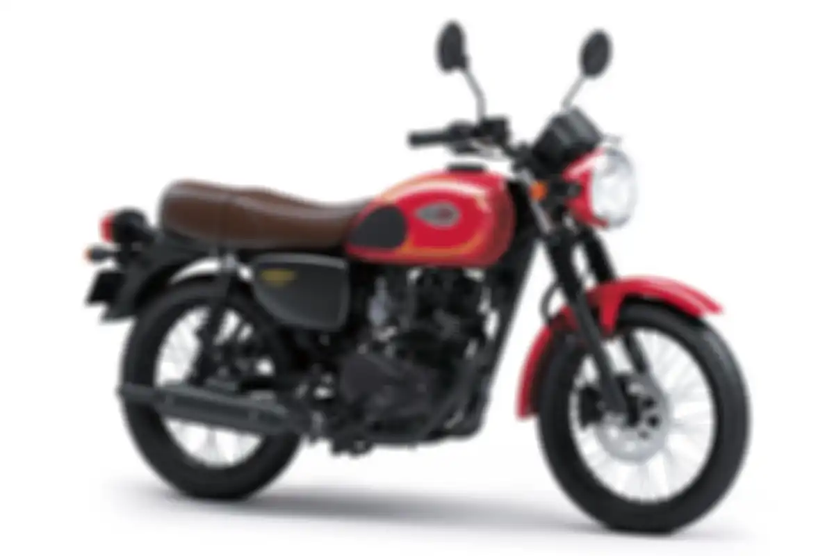 Salah satu warna baru Kawasaki W175 SE, yaitu candy persimmon red.