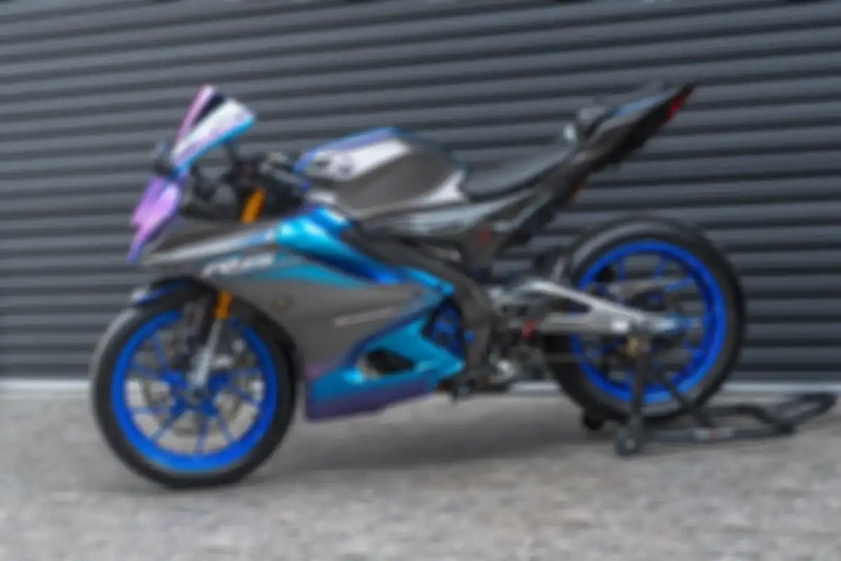 Yamaha R15 punya tampilan supersport yang modern